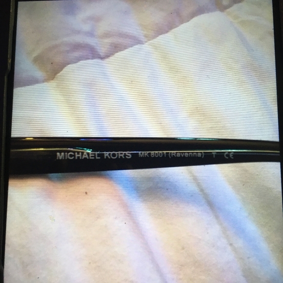 Micheal Kors eyeglasses - Picture 4 of 4